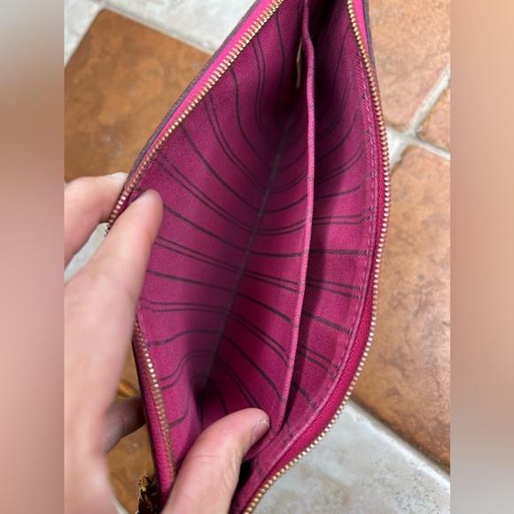 Louis Vuitton Monogram Neverfull GM Pochette Fuchsia - Picture 8 of 17